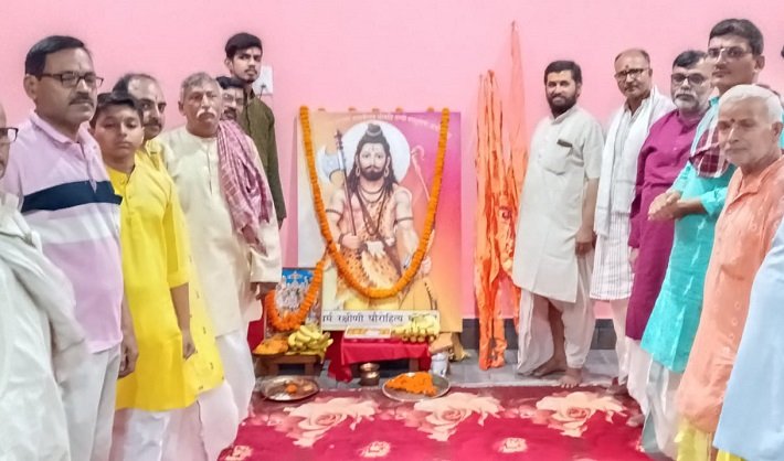  जमशेदपुर : भगवान परशुराम की जयंती पर धर्म रक्षिणी पौरोहित्य महासंघ ने किया भव्य पूजन एवं आरती का आयोजन