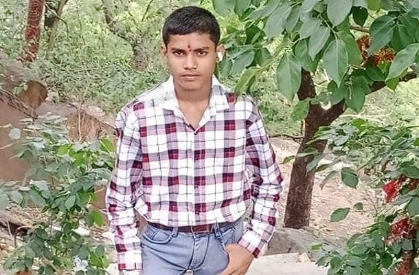  सरायकेला : नदी में नहाने के दौरान डूबा नौंवी का छात्र सूरज, कुलुपटांगा घाट पर हुआ हादसा, तलाश जारी