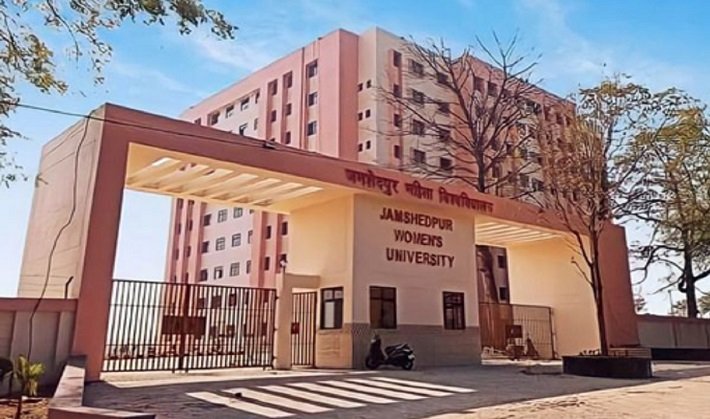  जमशेदपुर वीमेंस यूनिवर्सिटी में बिजली-पानी का संकट जारी, भाड़े के जेनरेटर से चल रहा काम, छात्राएं हो रही हैं परेशान
