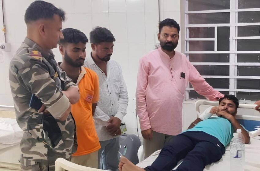  जमशेदपुर : कमलपुर के गोपालपुर में बुलेट सवार युवक पर चापड़ से जानलेवा हमला, एक आरोपी गिरफ्तार, साथी फरार