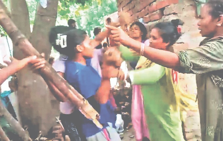  जमशेदपुर : बिष्टुपुर के बेल्डीह बस्ती में किरायेदार और मकान मालिक पक्ष के बीच मारपीट, पांच लोग घायल